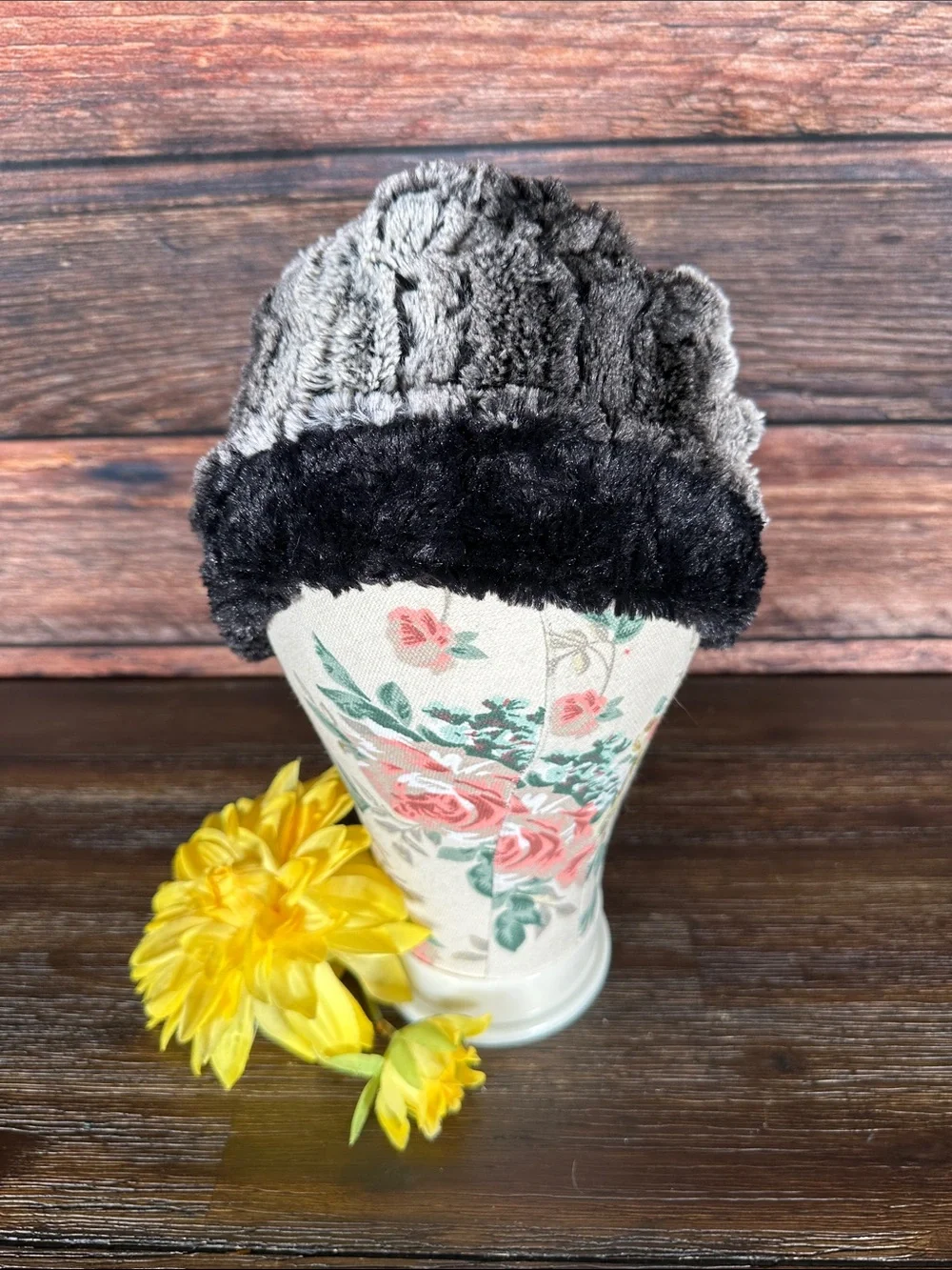 Pandemonium Reversible Plush Faux Fur Beanie Hat - Heather Gray & Black